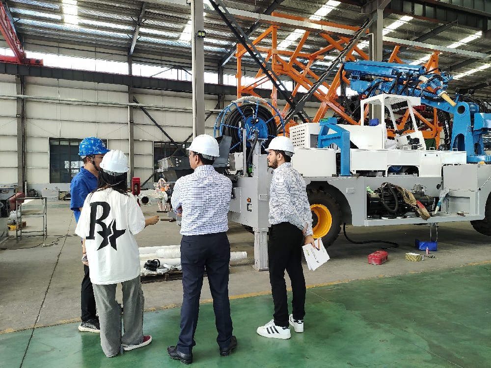 2025年7月(yuè)印度客戶(hù)到訪焦(jiāo)作秋葵视频官网機械廠(chǎng)區